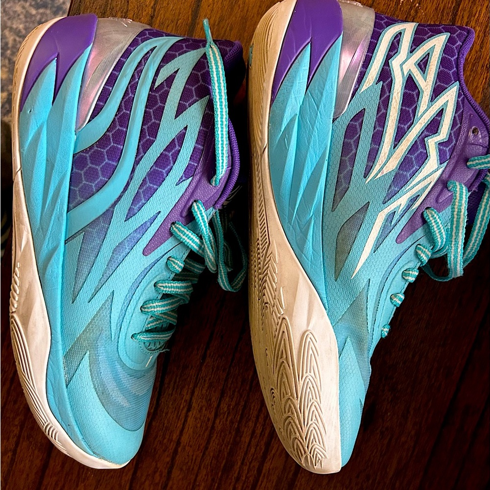 Puma LaMelo Ball MB.02
style 379779-01
TEAM VIOLET/PUMA WHITE